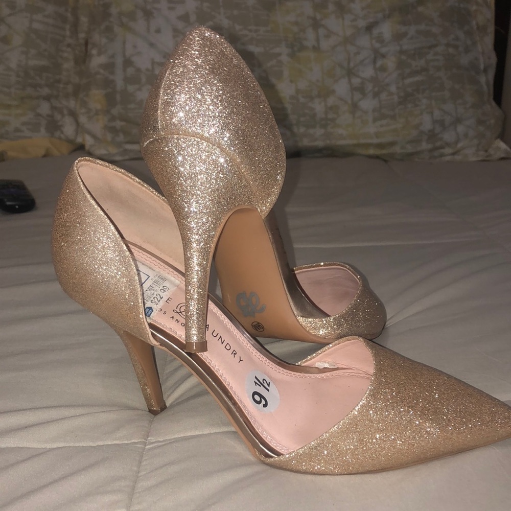Gold pumps